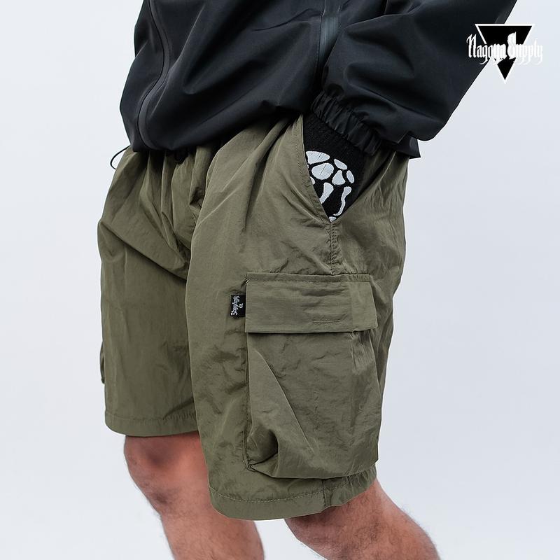 Product Introduction of Celana Pendek Pria - Celana Trackpanst Crinkle - Celana Parasut Waterproof - Celana Trackpanst Type 3 Cowok Army 11