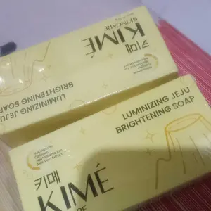 [BUY 1 BOX GET 2 BATANG] KIME Luminizing Jeju Brightening Soap 100GR | Volcanic Ash Charcoal Niacinamide Collagen | Sabun Batang Mencerahkan Kulit Wajah Glowing Pemutih Tubuh Muka Pencerah Badan Leher Kaki Tangan Ketiak Whitening Eksfoliasi Flek Hitam