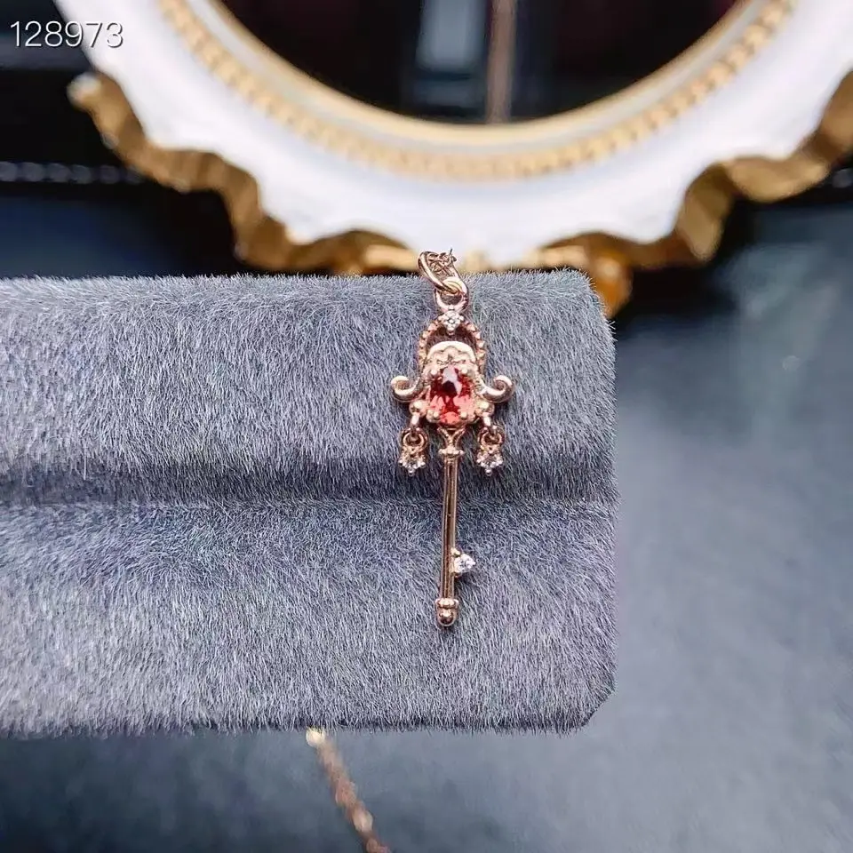 0057 S925 Natural Garnet Key Fashion Pendant (Main Stone 3*4mm)