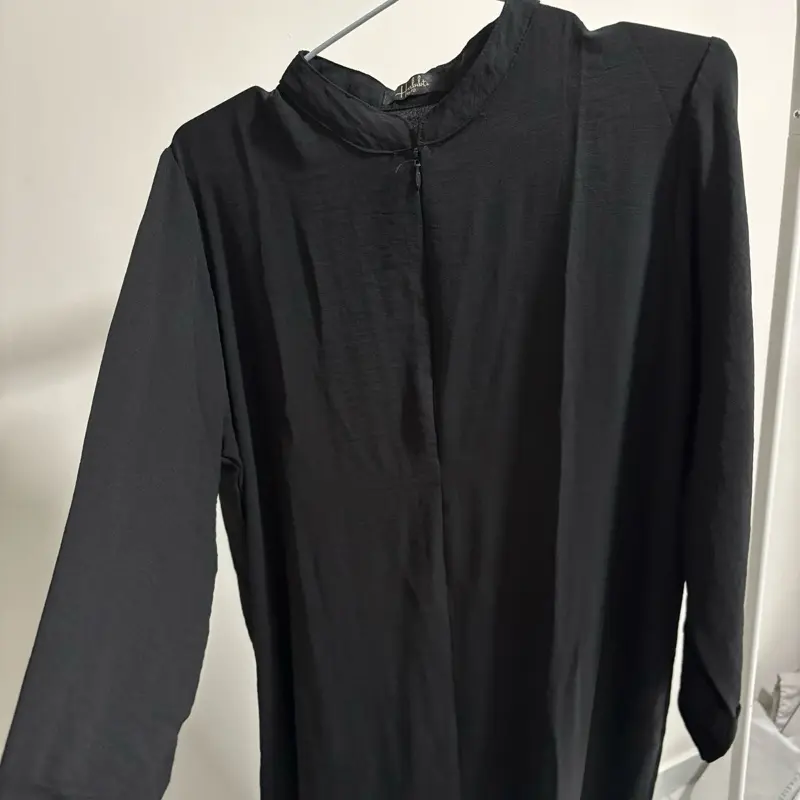 COLLARED PLAIN JUBAH WITH ZIP