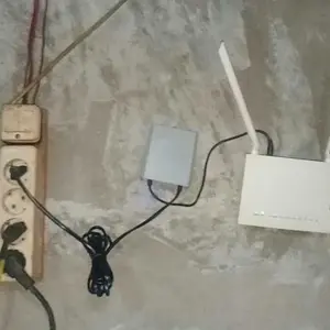 V380 Smart 12V 1.5A Sumber Daya Tak Terputus UPS Kehidupan Baterai Kamera Pemantauan Luar Ruangan Kecil 3jam-16jam Uninterruptible Power Supply Baterai Cadangan untuk Router & Kamera CCTV Tahan Air dan Tahan Api anti mati internet cadangan listrik