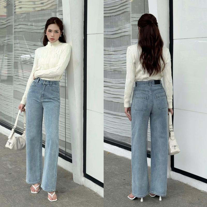 THE QUẠO - Quần Jeans Nữ Lưng Cao Ống Rộng Dáng Suông Túi Kiểu Màu Xanh Nhạt Bụi S3110_710 B