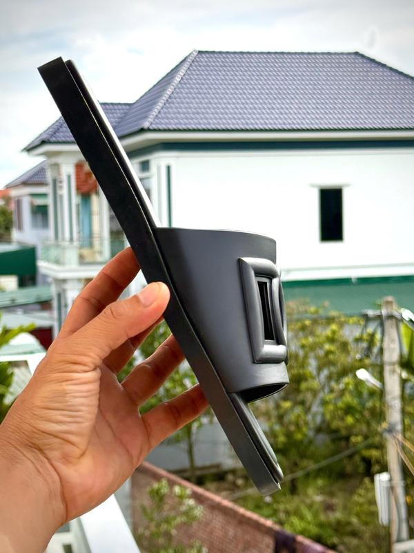 Dép Nam Nữ Hot 2025 Dép Boy Phố cao cấp Dép Lê Mặt Lủng 2 Màu Nam Cao Cấp Nguyên Khối Cao Su non Êm chân Thời trang Trẻ Hè năm nay