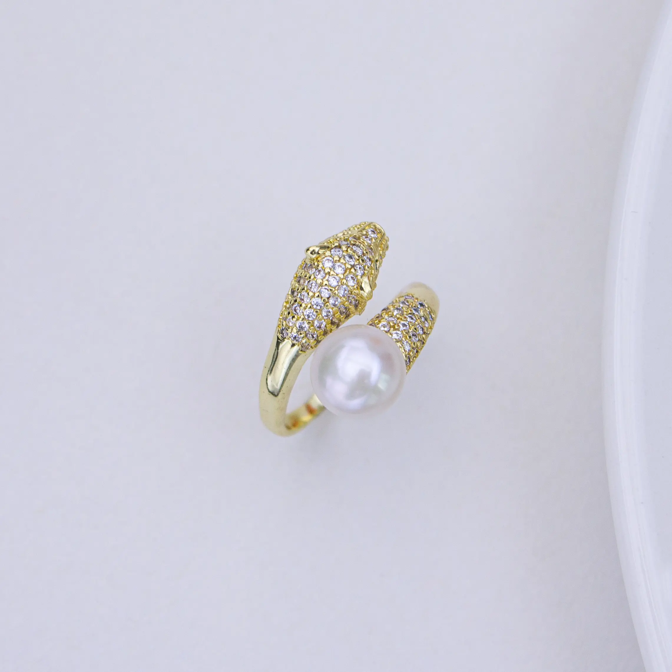 Shuiyu freshwater nuclearless white salute classic "ring near round flawless ZH13186.