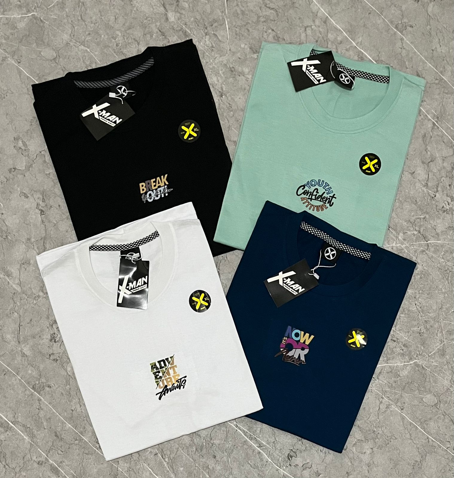 PAKET 4PCS 100RB KAOS DISTRO PRIA DAN WANITA TERLARIS SIZE M-L-XL-XXL-3XL / KAOS PRIA DISTRO / KAOS DISTRO COWOK