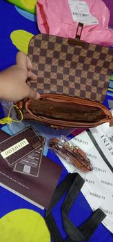 Product Review of Tas Selempang Premium LY-37072 Wanita (Free Paperbag) Slingbag from H**👊 0