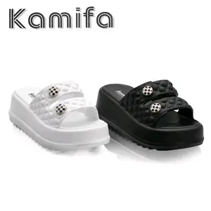 Sandal Karet Wanita Wetges Waniat Empuk & Nyaman Sol Halus Elastis Jelly Shoes