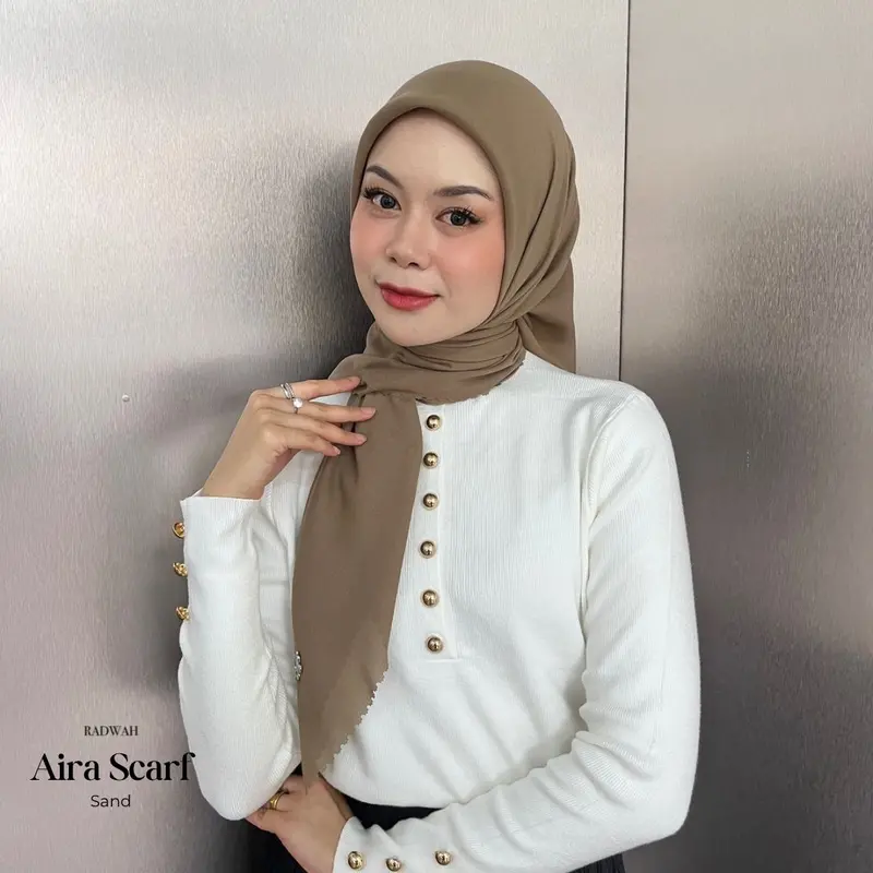[BEST SELLER] Radwah - Premium Aira Scarf - Premium Voal Ultrafine - Hijab Segi Empat Mudah dibentuk  & Nyaman Dipakai 4