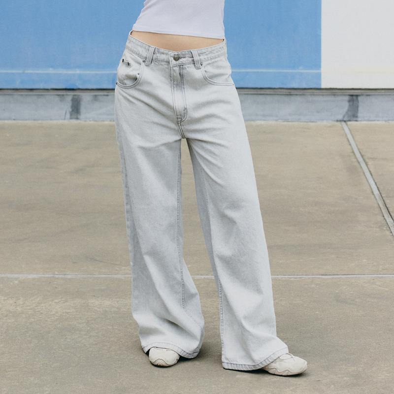 Quần jeans nữ cạp trễ ống rộng dáng dài có 2 túi phía trước và sau Rộng Jeans - oula studios