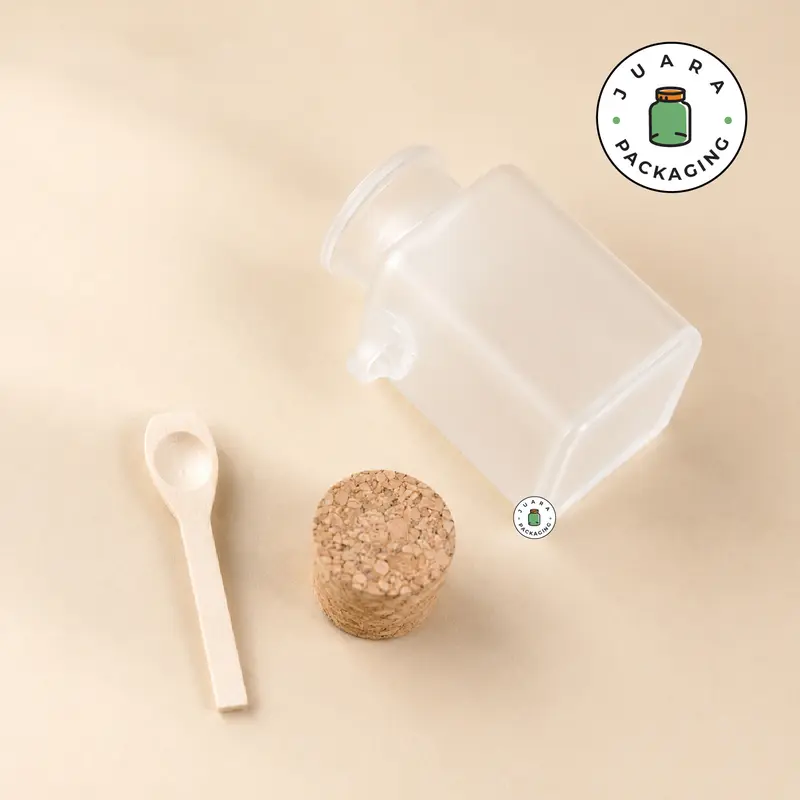 Botol Acrylic Kotak 100ml 200ml dengan Tutup Gabus & Sendok Kayu – Botol Plastik Buram Estetik untuk Lulur, Masker, Body Scrub, Makanan, Kemasan Spa & Hampers