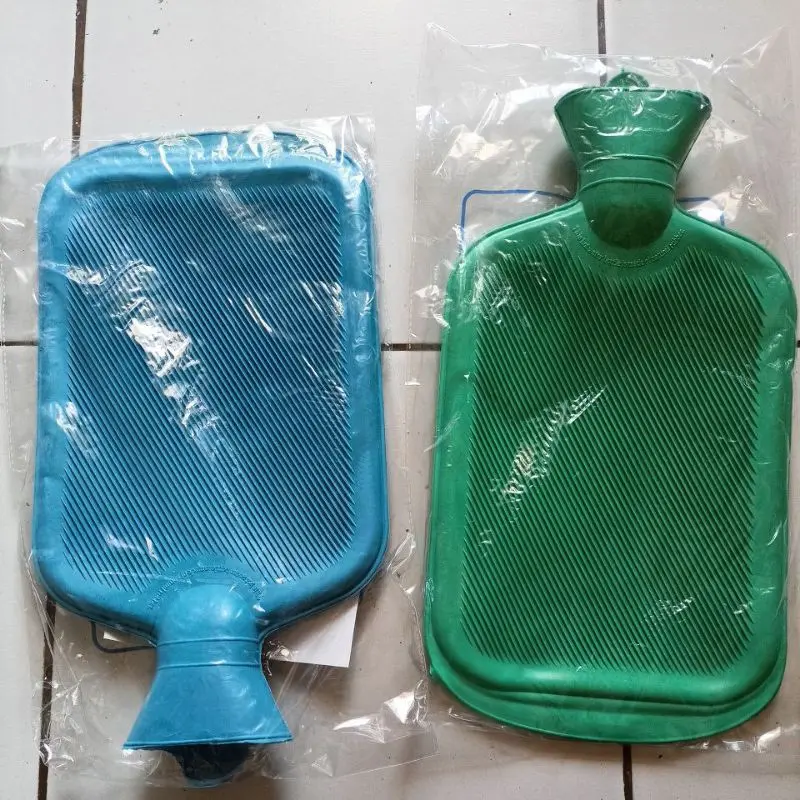 HOT WATER BAG Kantong Kompres Air Panas Hangat WWZ Alat Terapi Nyeri Haid Cedera Otot Kompres Demam Anak Dewasa Pemanas Perut Sakit Pegal Linu Bantal Kompres Dingin Onemed Penghangat Sakit Perut Kembung Alat Kantong isi Air 2 Liter Serbaguna Buli Ice 8