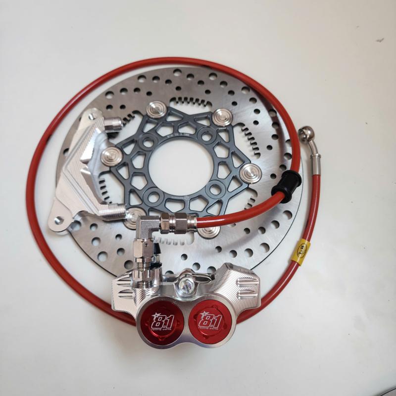 Combo Heo 81 4Pis Đỏ + Pad CNC + Đĩa 220mm 4 lỗ Xám Răng Cưa + Dây Dầu 81 >> Gắn Sirius Ex135 Wave Future Vario Vision AB 13-18