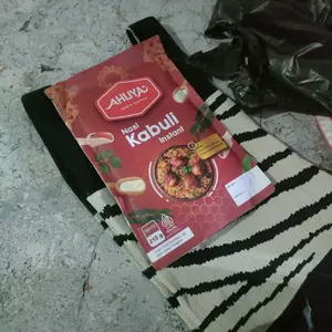 Nasi Kebuli Instan Ahliya dengan beras basmati untuk 3 sampai 4 porsi