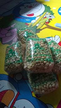 Product Review of 5 bungkus Kacang Kupas Asli Tuban 250g x 5 Bungkus - Total Berat 1,250g - Goreng, Food, Mete, Kering, Snack, Cemilan Bawang Makanan Camilan Mede from m**e 2