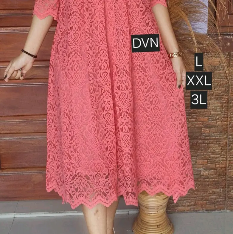 Ready New  Dress brukat  Full furing  Tidak gatal Tidak berbulu Resleting belakang Free bros