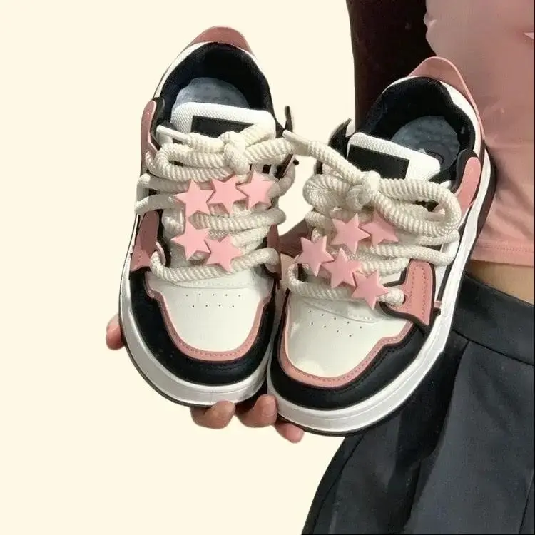 Sepatu sneakers wanita fashion kasual bahan sintetis/sepatu model korea sneaker 0