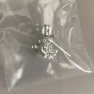 KANSAI-Anting titanium unisex dengan hiasan berlian berbentuk bintang, elegan dan bergaya, terbuat dari bahan antiair dan antikarat