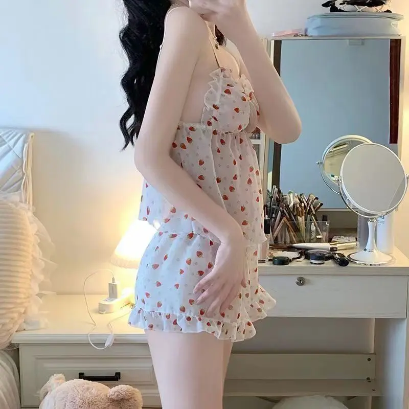 Bộ Đồ Ngủ Hai Mảnh, Phong Cách Dễ Thương Và Gợi Cảm, Thiết Kế Dây Dâu Tây, Cổ Chữ V, Quần Đùi, Bộ Đồ Mặc Nhà Nữ, Hàng Mới Về Mùa Hè 2023, Ngọt Ngào Và Dễ Thương