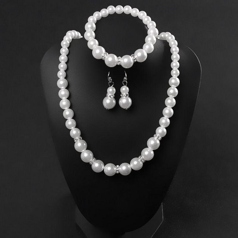 Product Introduction of Abs Pearl Jewelry Set Women's Necklace Earring Bracelet Three-Piece Set Gift for Mother Beautiful Wedding Photo Accessories 4