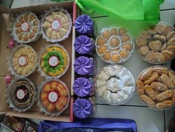 Product Review of Hampers Mawar Ungu Ovina Sugar Candy Rose murah dan unik  ( AFL) Botol Paket Coklat Permen Toples Gummy Snacks Food Makanan Choco Red Chocolate Cemilan from C**a 1
