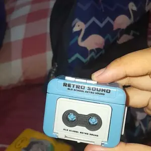 [Versi audio krincing Keychain 2 Pcs Couple ] Kotak Musik Kayu Gantungan kunci tape recorder keychain retro sould old school bentuk radio lagu, Gantungan kunci rekam lagu unik