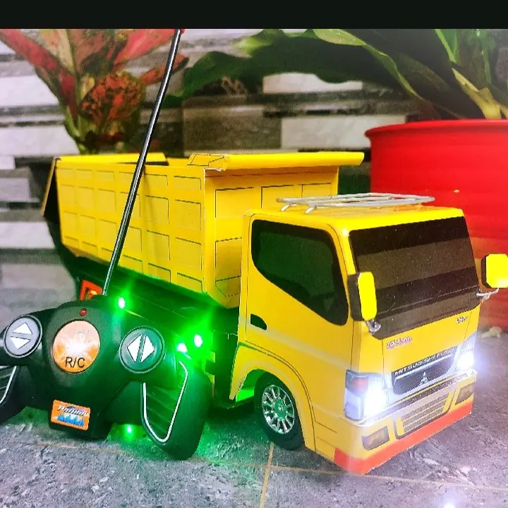Miniatur Dump Fuso Set Hadiah Cowok Game Cewek Pendidikan Beraneka warna miniatur dump truk mainan anak rc mainan anak laki laki truk oleng 2023 mainan truk oleng rc Lampu Roda Kado Kayu Toy promo Miniatur dump truk mainan truk dump fuso promo mainan truk