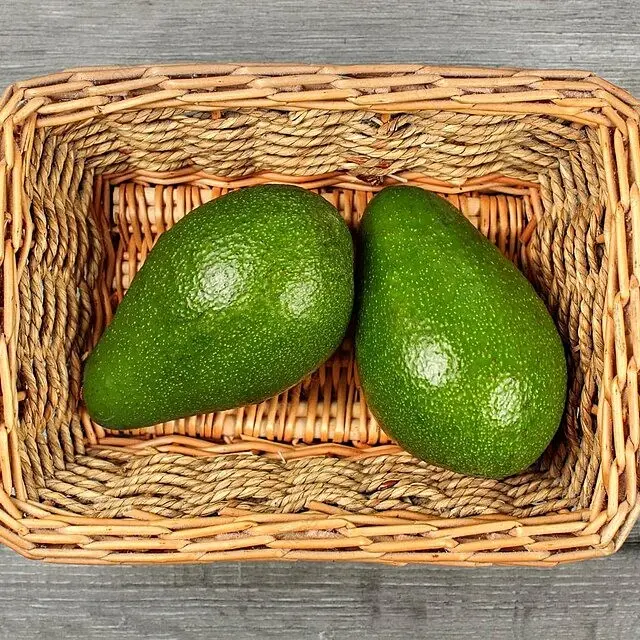 Alpukat Mentega Super 1 kg isi 3-4 buah alpukat Fresh Frozen