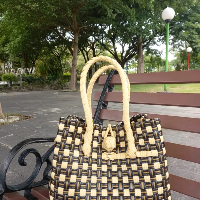 Tas Anyam Jali +Gantungan ukuran (23*10*16) 8