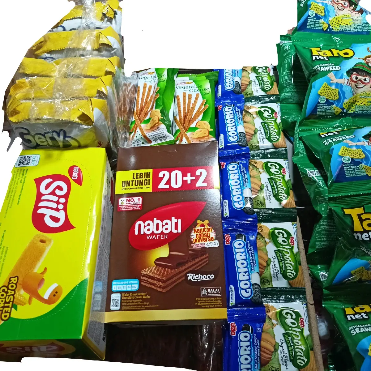 paket snack 57.000 79 pcs snack  Makanan
