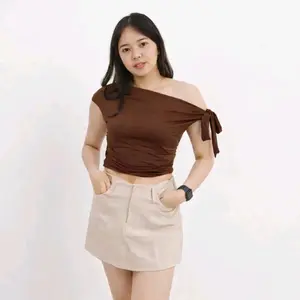 Valentina One Shoulder Top | Fashion Wanita Modern & Stylish Atasan Wanita Viral 2026 – Valentina One Shoulder Top Fit Body Premium Banyak Warna