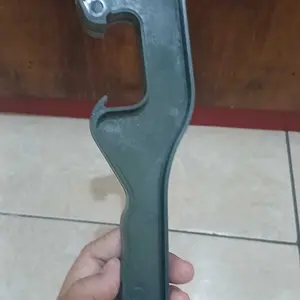 (SP) ALAT PEMBUKA TUTUP GALON / KALENG CAT / EMBER SERBAGUNA