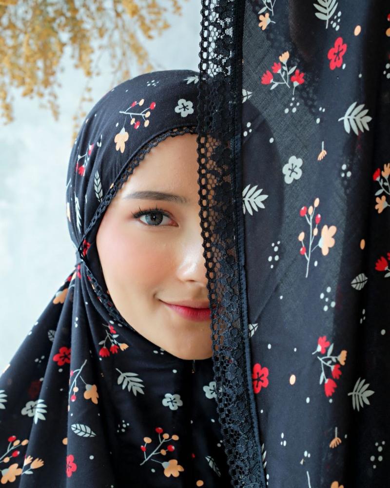 Product Introduction of Mukena Rayon Premium Model 2in1 Ramadhan 2025 Bunga Katun Motif Dewasa Traveling Muslimah - Sajadah & Pouch Cantik - Panjang, Bawahan, Atasan 13