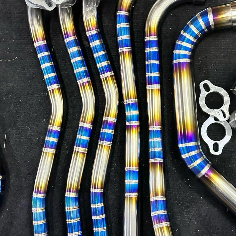  Cổ pô Titan bóng 1ly2 tặng kèm  khâu nối Cnc và tai nhôm cnc  cho các dòng xe 