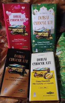 Product Review of DUBAI VERSI RAMADHAN LEBARAN IDUL FITRI crispy pistachio coklat kunafe chocolate bar dubai halal from V**y 0