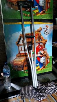 Product Review of Tongkat Ketiak Dewasa / Alat Bantu Jalan Dewasa (Egrang / Krek Ketiak / Kruk Ketiak / Kruk Crutch) from A**H 0
