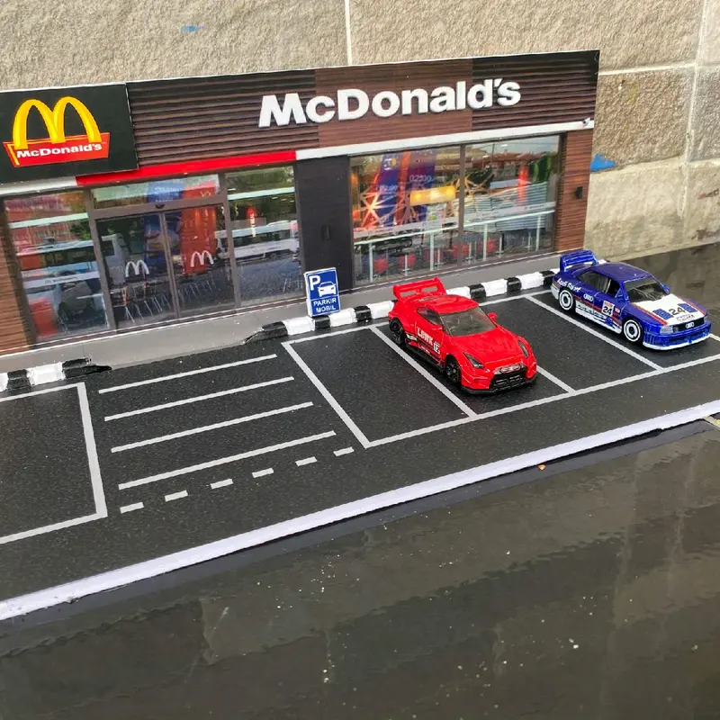 DIORAMA DIECAST HOTWHEELS OUTLET MC DONALD'S SEKALA 1:64 4