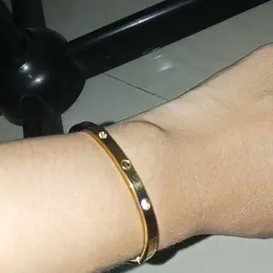 GELANG TITANIUM / AKSESORIS WANITA TITANIUM Bracelets