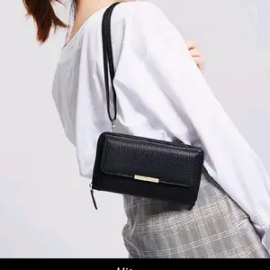 Haammllee Dompet Wanita dengan Tali Panjang Model Terbaru Selempang Slingbag