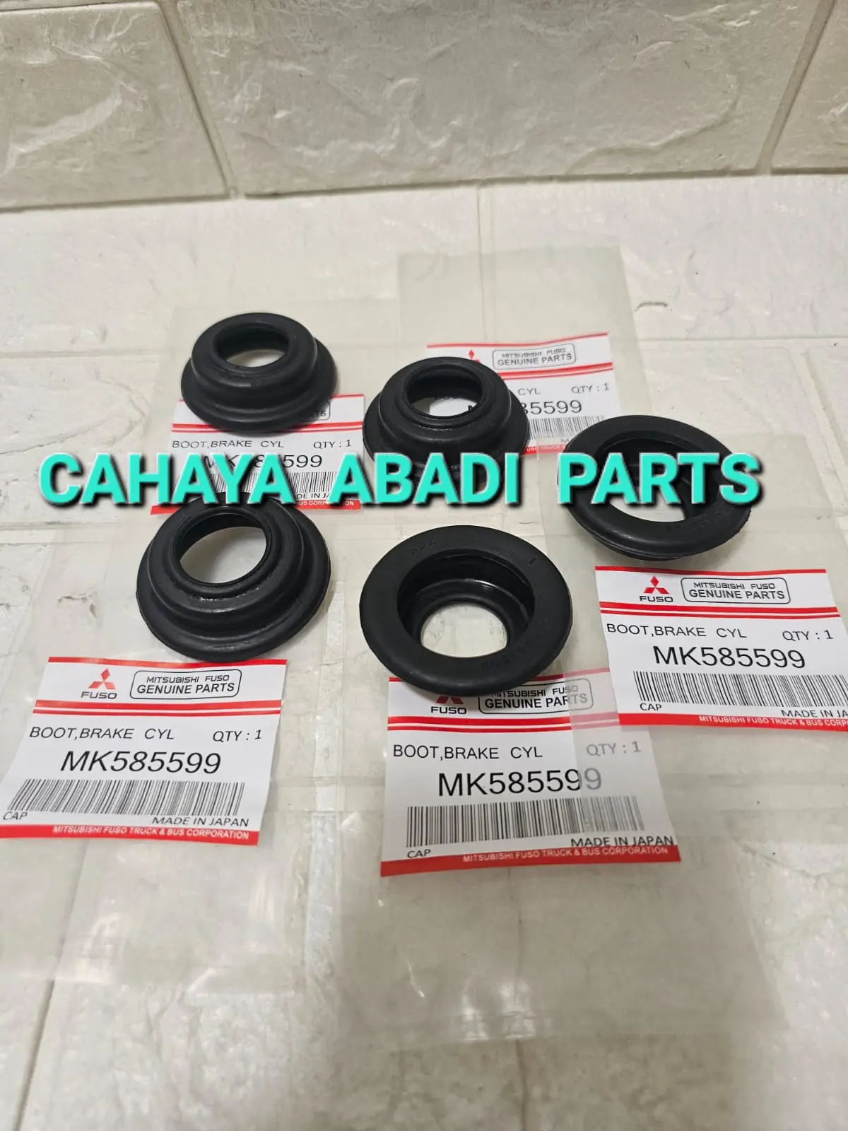 KARET TUTUP ABU DEPAN CANTER HDX