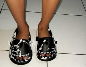 Product Review of Starlight Sendal Selop Anak Model Baby Shark Sandal Anak Karakter Hiu Cowok Cewek Unisex Sandal Casual Sandal Cewek Elastic Empuk HSN602 from H**i S**i 0