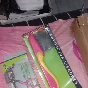 Sisir serit pembasmi kutu