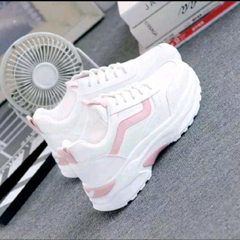 ONYOSTORE-Sepatu Sneakers Wanita COEK Terbaru Elegan Casual Sport Kasual Putih - Olahraga, Shoes, Cewek Karet Hitam 1