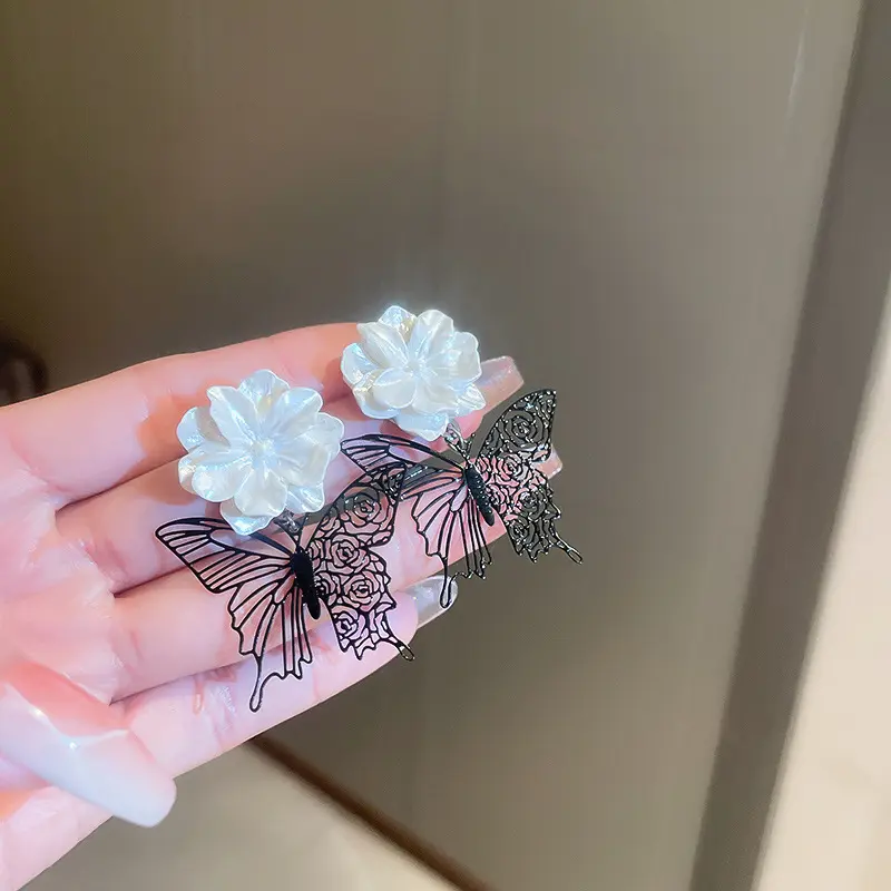 StylishGirlHacks Anting Korea Motif Kupu-Kupu dan Bunga 4
