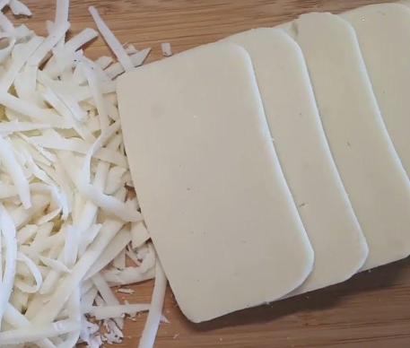 100G PHÔ MAI KÉO SỢI mozzarella ADFOOD thơm ngon kéo sợi tốt.