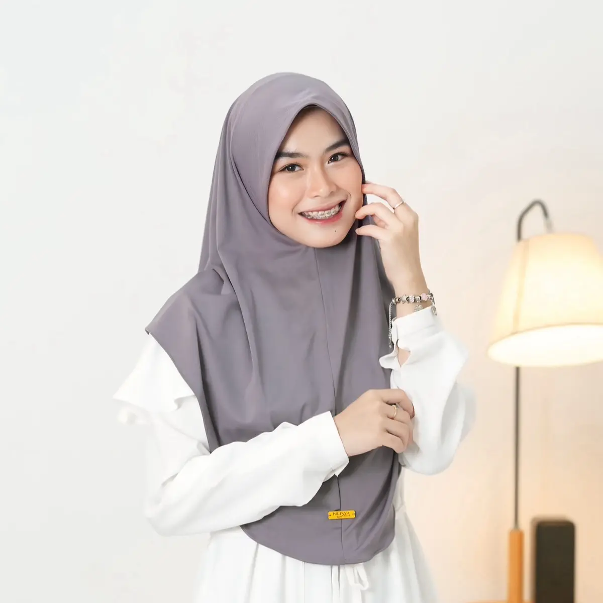 Neisya hijab - Cuci Gudang Laksita Non pet kerudung Muslim simple