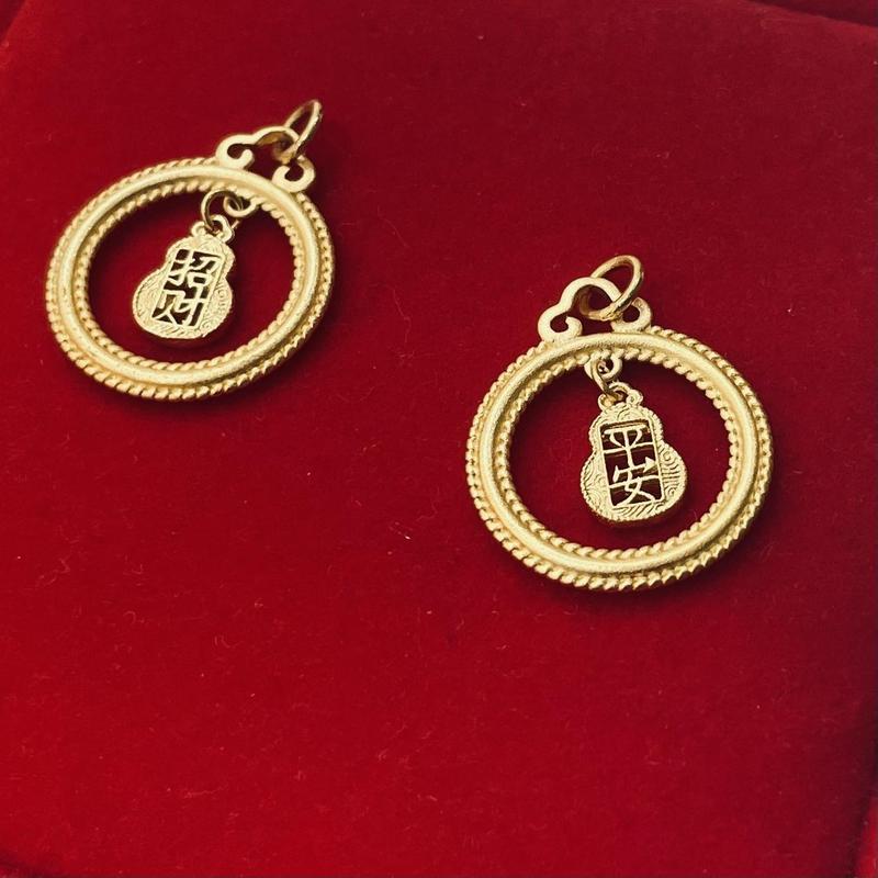 Product Introduction of Gourd Fortune Peaceful Buckle Gold Necklace 3