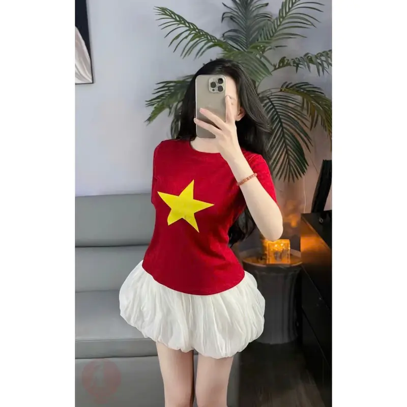 Áo phông sao vàng chất liệu coton lạnh - phù hợp mặc ở nhà, đi chơi hottrend 2026 | BigBuy360 - bigbuy360.vn Áo phông sao vàng chất liệu coton lạnh - phù hợp mặc ở nhà, đi chơi hottrend 2026 | BigBuy360 - bigbuy360.vn