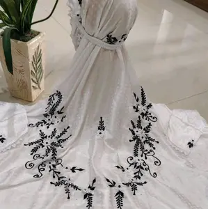 Mukena Terusan Bahan Sutra Blitz Bordir Cantik dengan Motif Bunga dan Daun Elegan