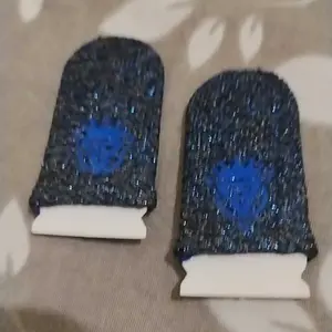 BlueWow Shark King V5 Sarung Jempol Fire blue Bahan Superkonduktor Layar Sentuh Game Mobile Sarung Tangan Jari Anti Keringat Tidak Akan Merusak Sentuhan Cocok untuk Dapat Digunaka Cocok untuk Semua Game Freefire finger  game
