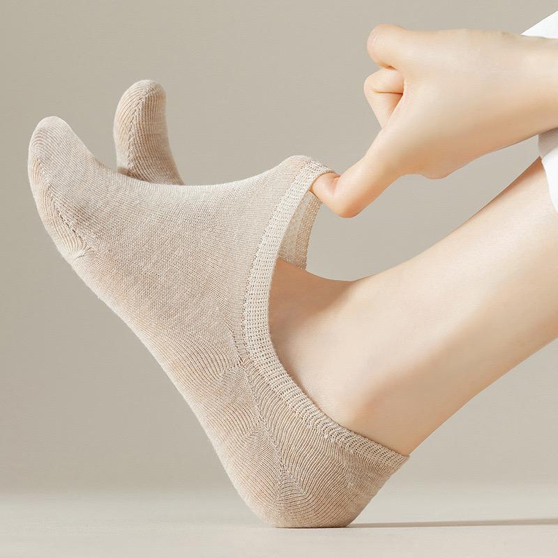 Product Introduction of JOIN Kaos Kaki Wanita Semata Kaki Polos Korean Style Ankle Socks / Kaos Kaki Pendek Jempol Semata Kaki / Hidden Invisible Women Socks / Kaos Kaki Jari 204 17